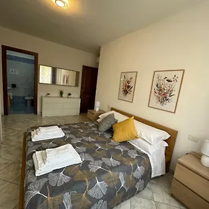 Yellow Spring - Intero Con 2 Bagni A 20 Minuti Dalle Spiagge Appartamento Olbia